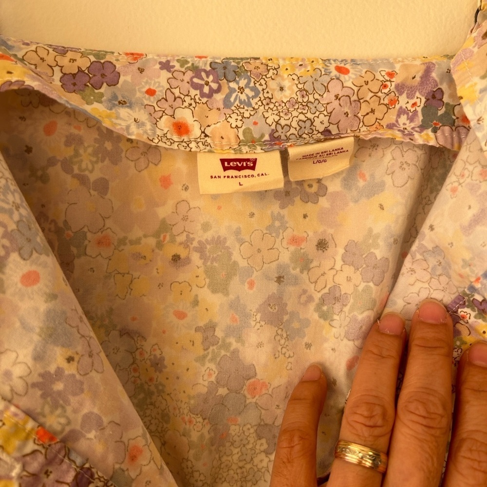 Levi's Pastel Floral romper - Picture 9 of 9